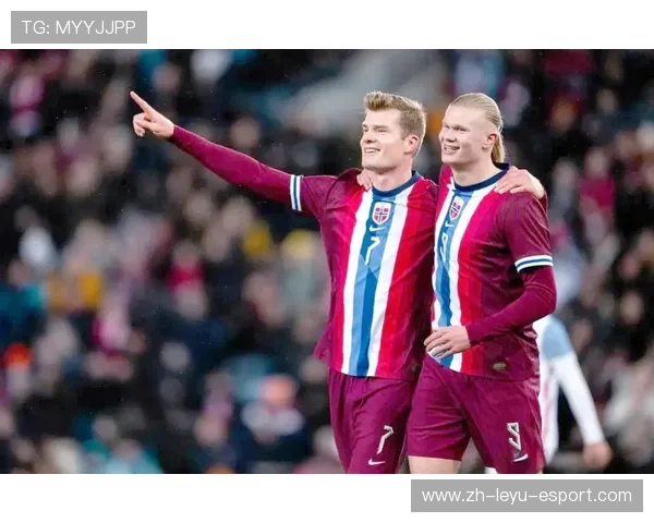 世界杯哈兰德禁区内倒地铲射补射命中锁胜局